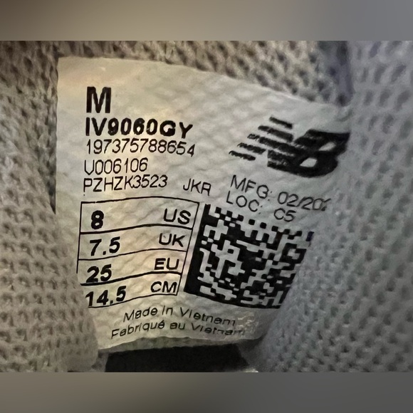 New Balance 9060 Sneakers - Picture 5 of 5